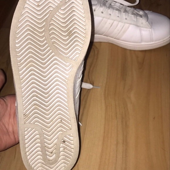 White Adidas Campus - Picture 4 of 4